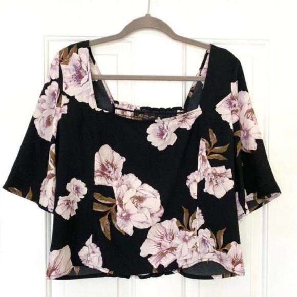 Free Press Black Floral Short Sleeve Cropped Blouse - Picture 2 of 7